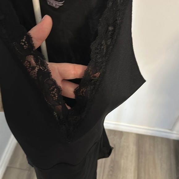 SPANX by Sara Blakely tank top lace detail - Picture 6 of 6